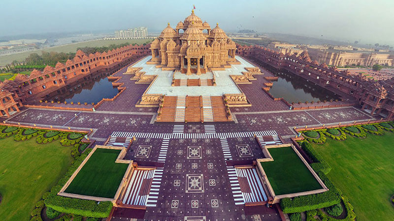 The Majesty of Akshardham: A Tourist’s Guide to Delhi’s Iconic Temple