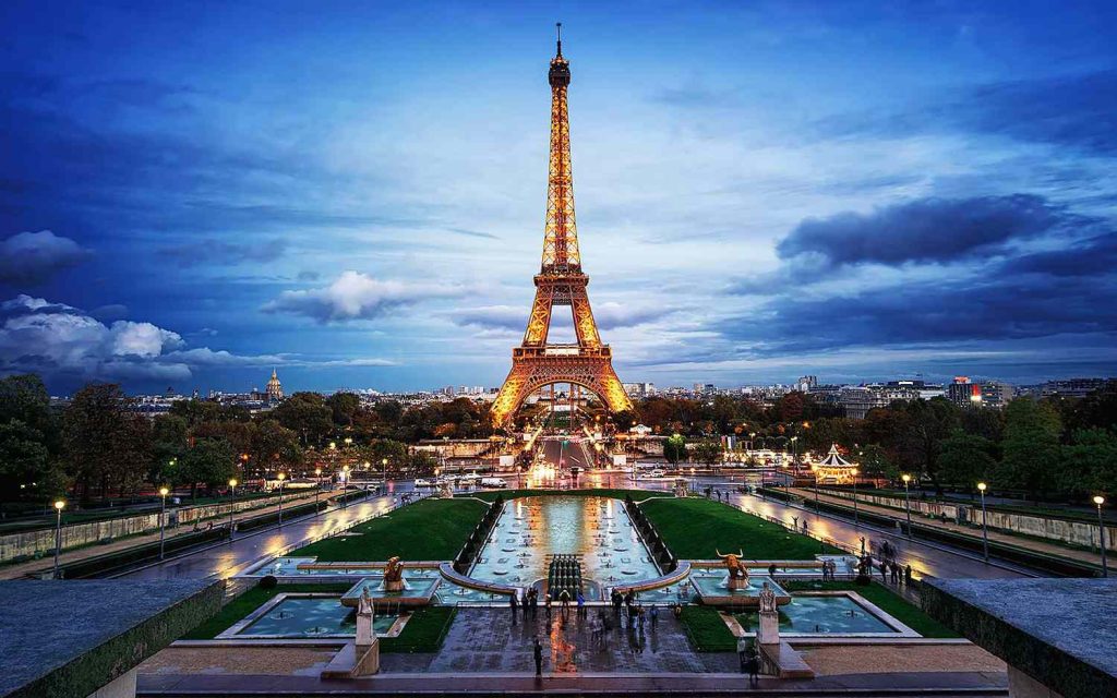 Crown Jewel of Paris : Eiffel Tower